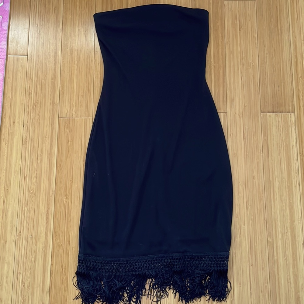 Black and White basic black dress in XS